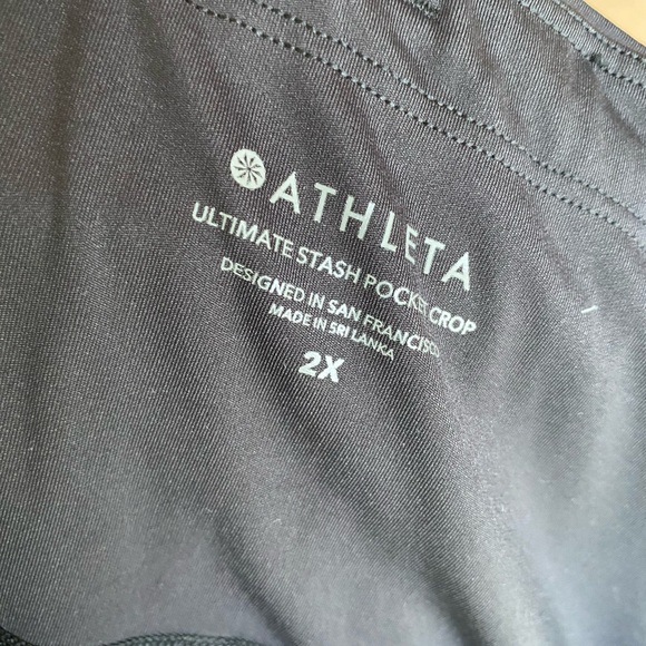 Athleta Ultimate Stash pocket Crop - Picture 2 of 4